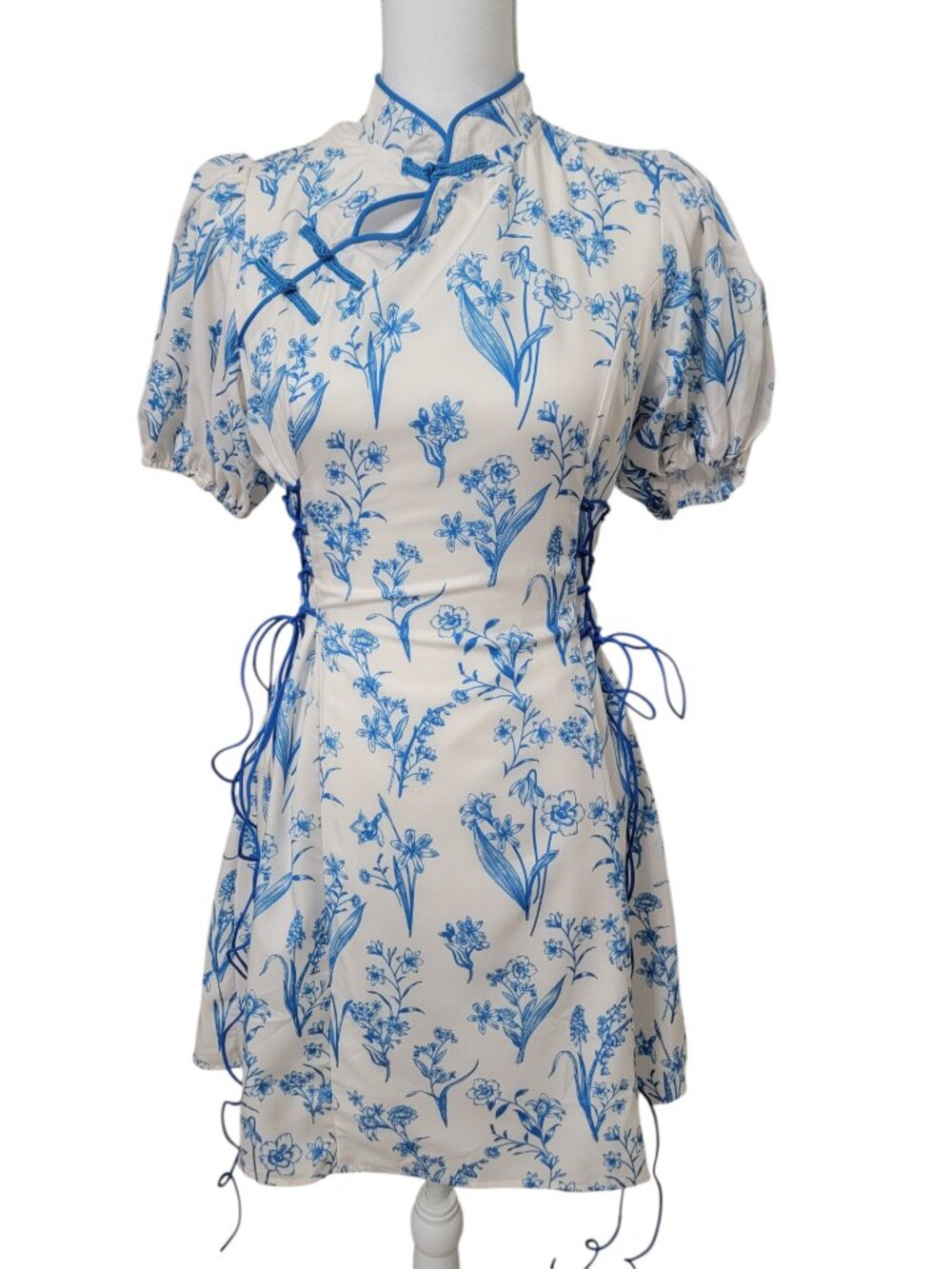 SHEIN Size S (4) White with Blue Floral Puff Sleeve Cinched Waist Dress